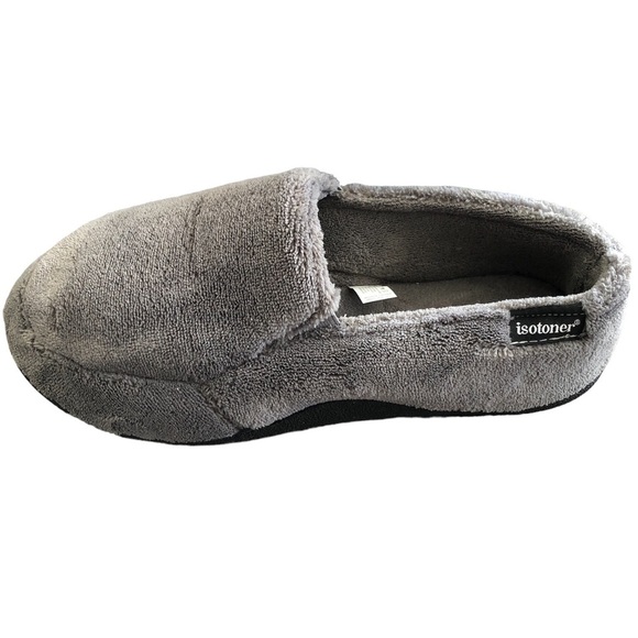 New in Box Men’s Isotoner Slippers Gray 9.5 -10.5 Memory Foam - Picture 2 of 6